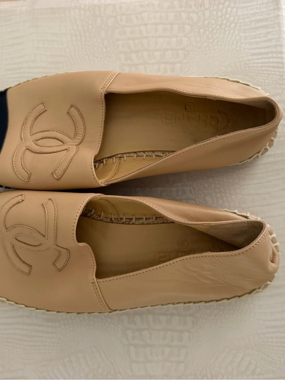 Source Unknown Beige Leather Espadrilles with Black Cap Toe - Picture 4 of 5